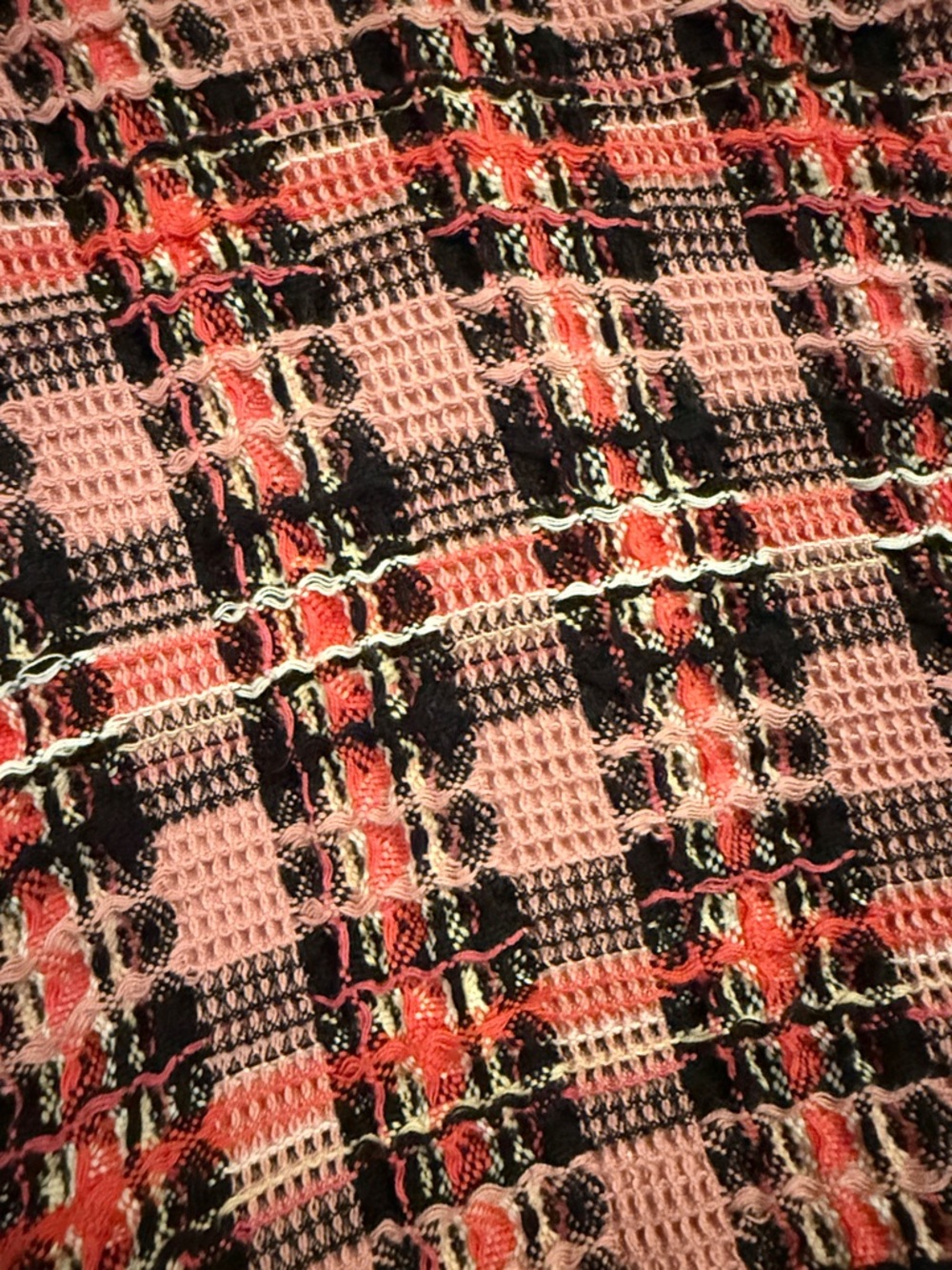 BDG Textured Heavy/Mid Weight Pink & Black Plaid Oversized Shirt Jacket - Picture 3 of 3